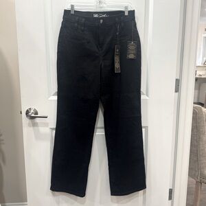 NWT!! DG2 Diane Gillmen black stretch jeans size 12